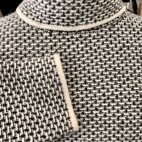 Christian Soriano white and black Turtle neck sweater size Medium - Picture 4 of 5